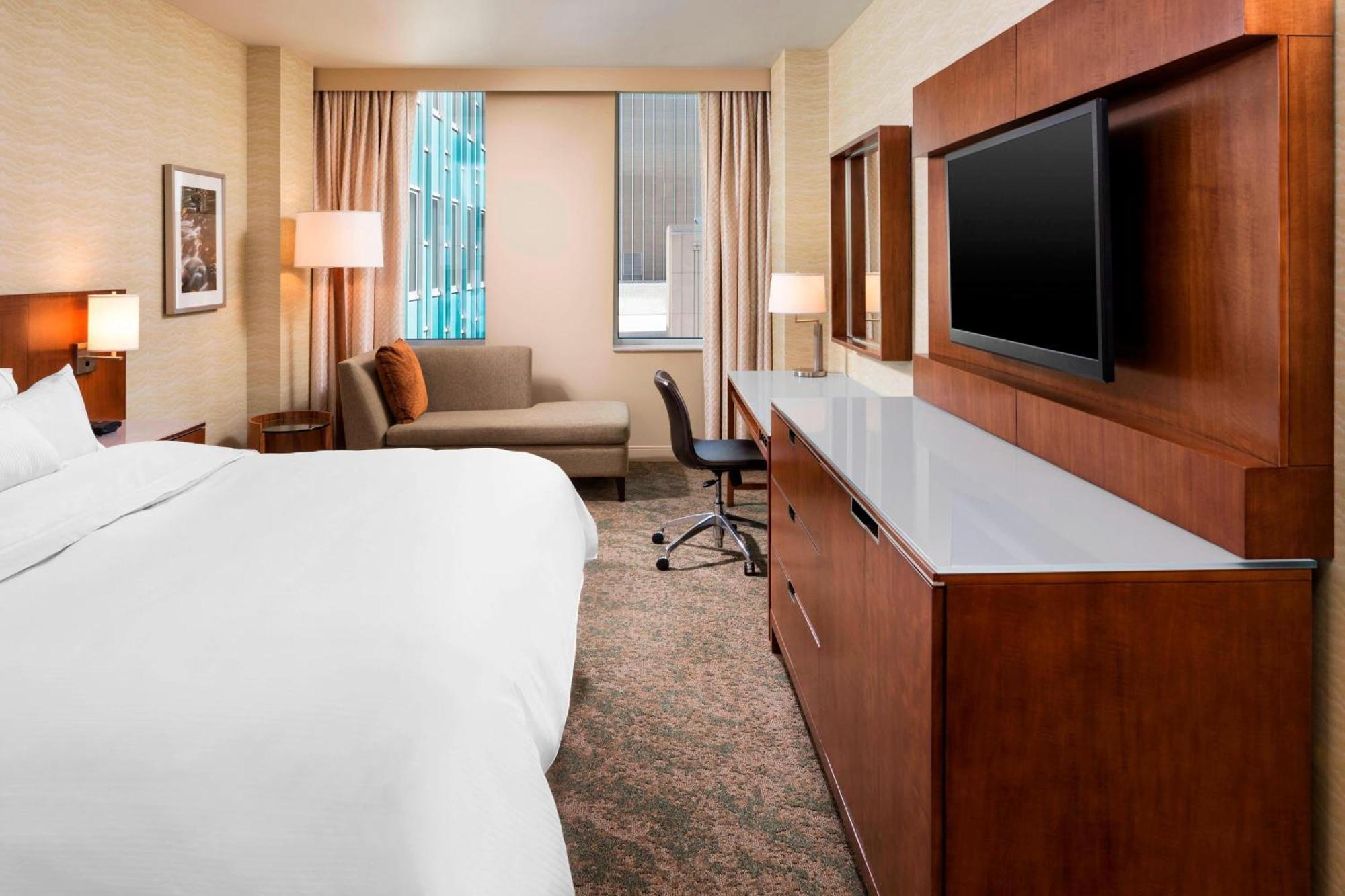 The Westin Minneapolis Exterior photo